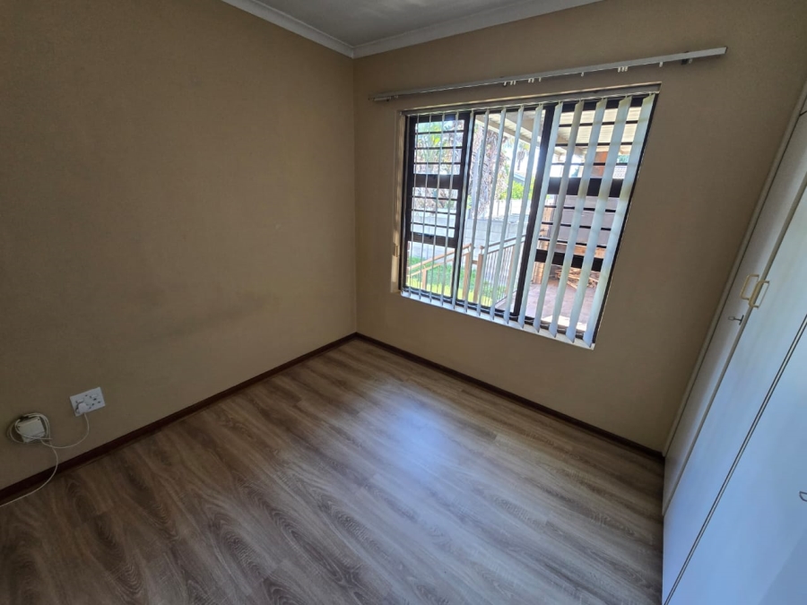 To Let 3 Bedroom Property for Rent in Protea Heights Western Cape